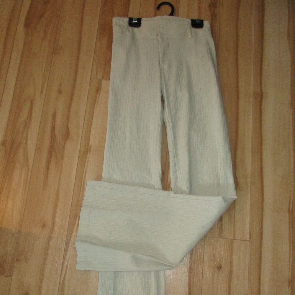 Classic wide-leg pant